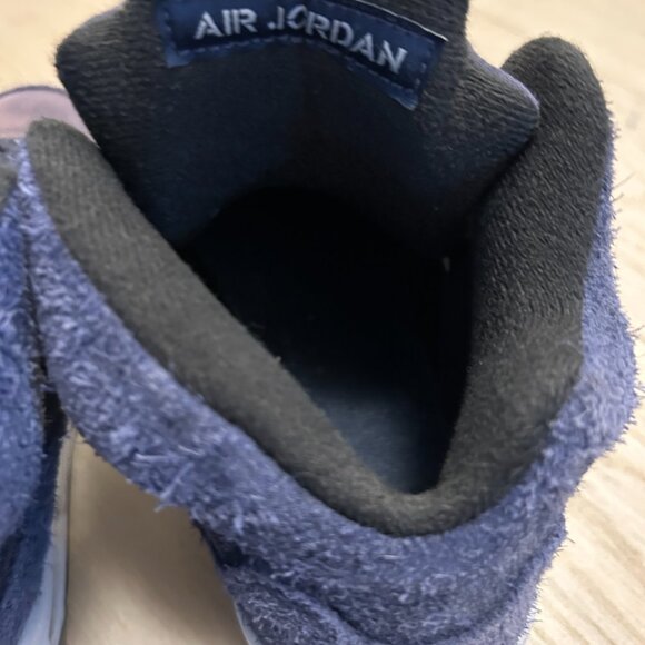 Nike Air Jordan Retro- Size 4 Boys - Picture 4 of 5